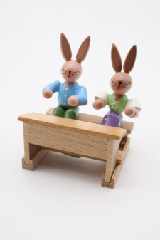 Osterhasen Schulbank mit 2 Hasenkindern - ESCO